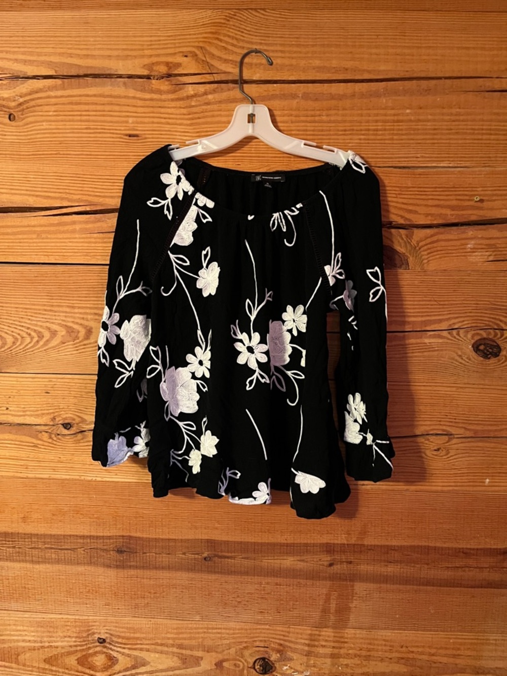 INC black and white floral embroidery peasant top